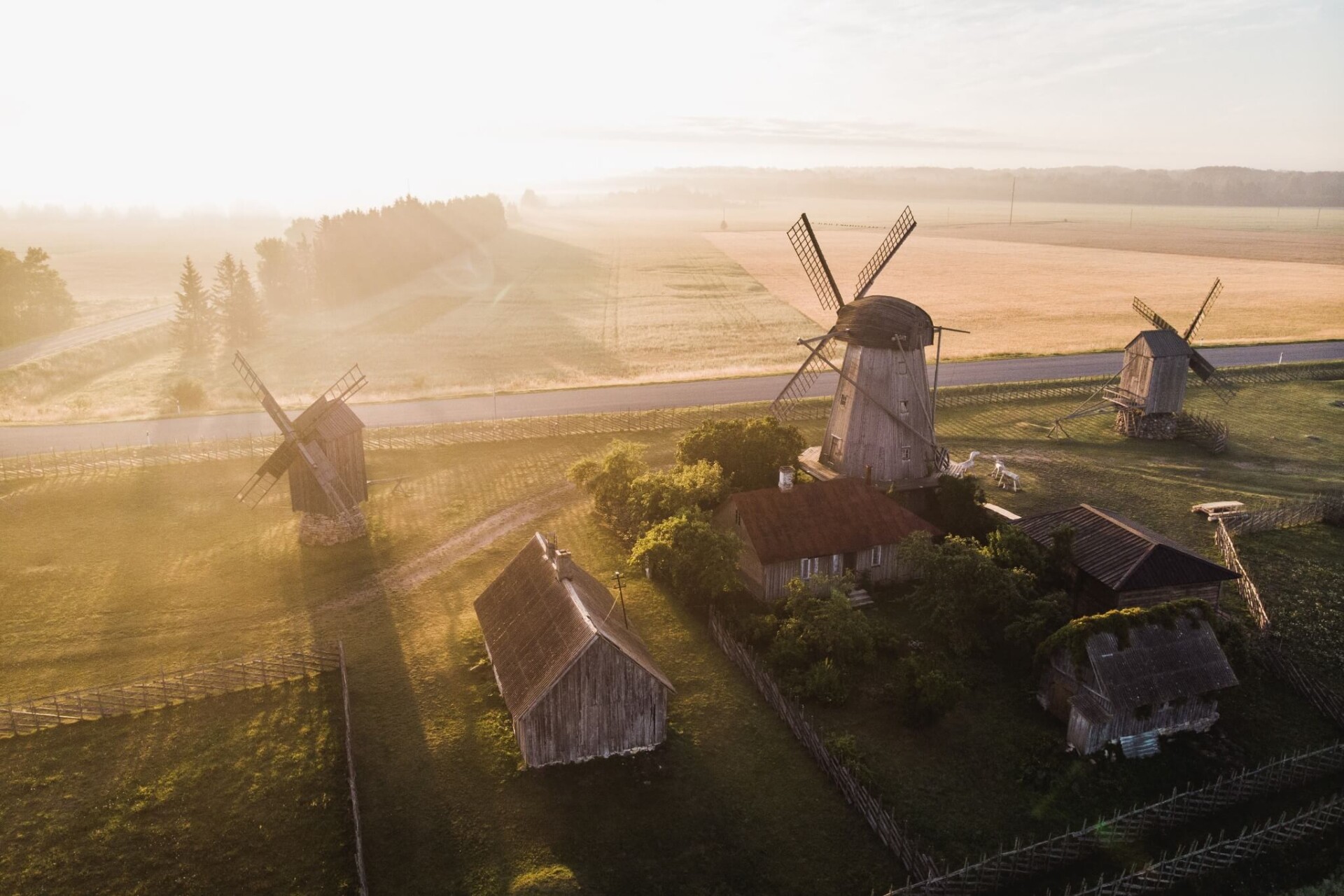 Visit Saaremaa - Angla tuulikud - foto