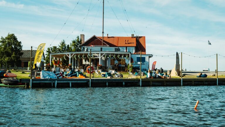 Visit Saaremaa - Vaade Illiku laiule Orissaares - foto