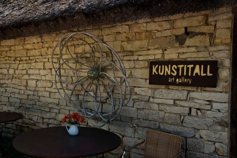Visit Saaremaa - Koguva kunstitall Muhus - foto