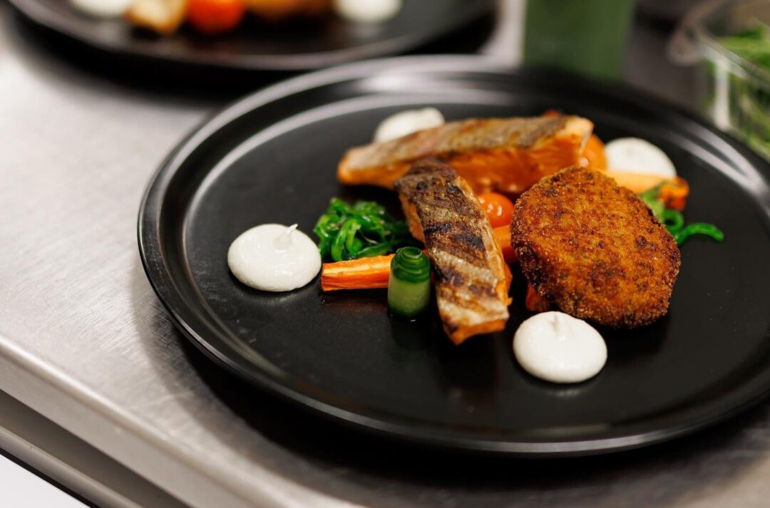 Visit Saaremaa - Pöide grillmaja toit - foto